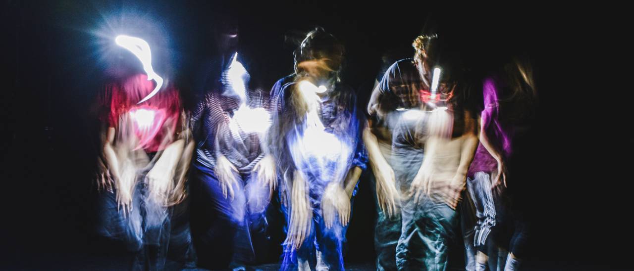 Codi, 5 dancers, blurred image